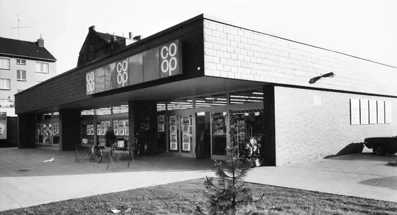 Bau des ersten eigenen Supermarktes